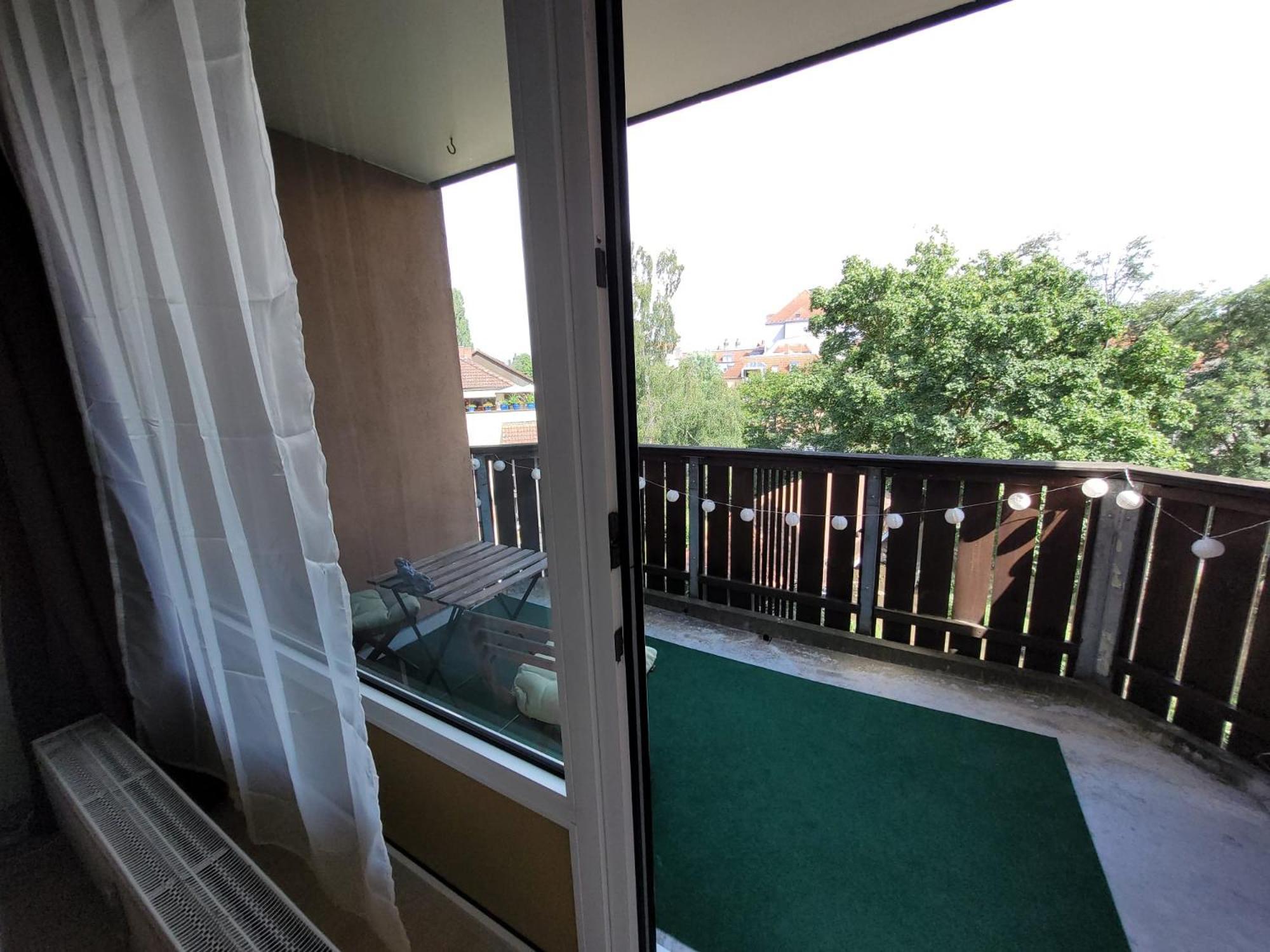 Zentrale 2 Zimmer-wohnung Mit Balkon Apartment *