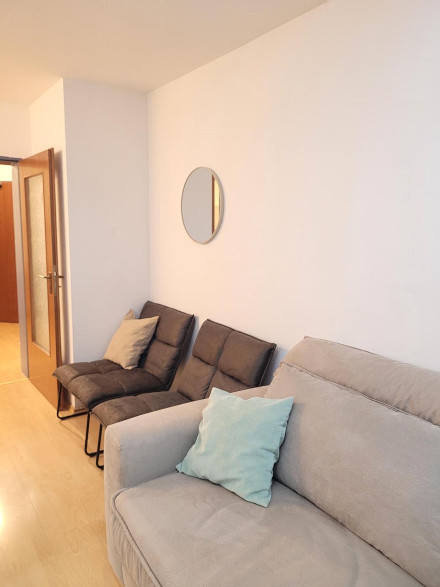 Apartment Zentrale 2 Zimmer-wohnung Mit Balkon